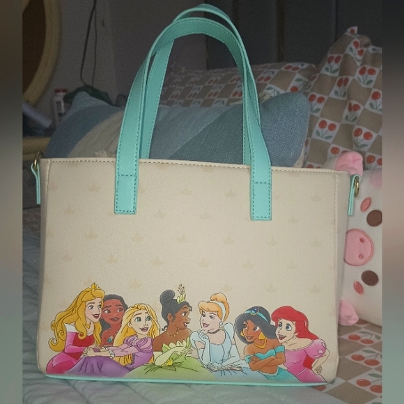 Loungefly Handbags - Loungefly Disney purse